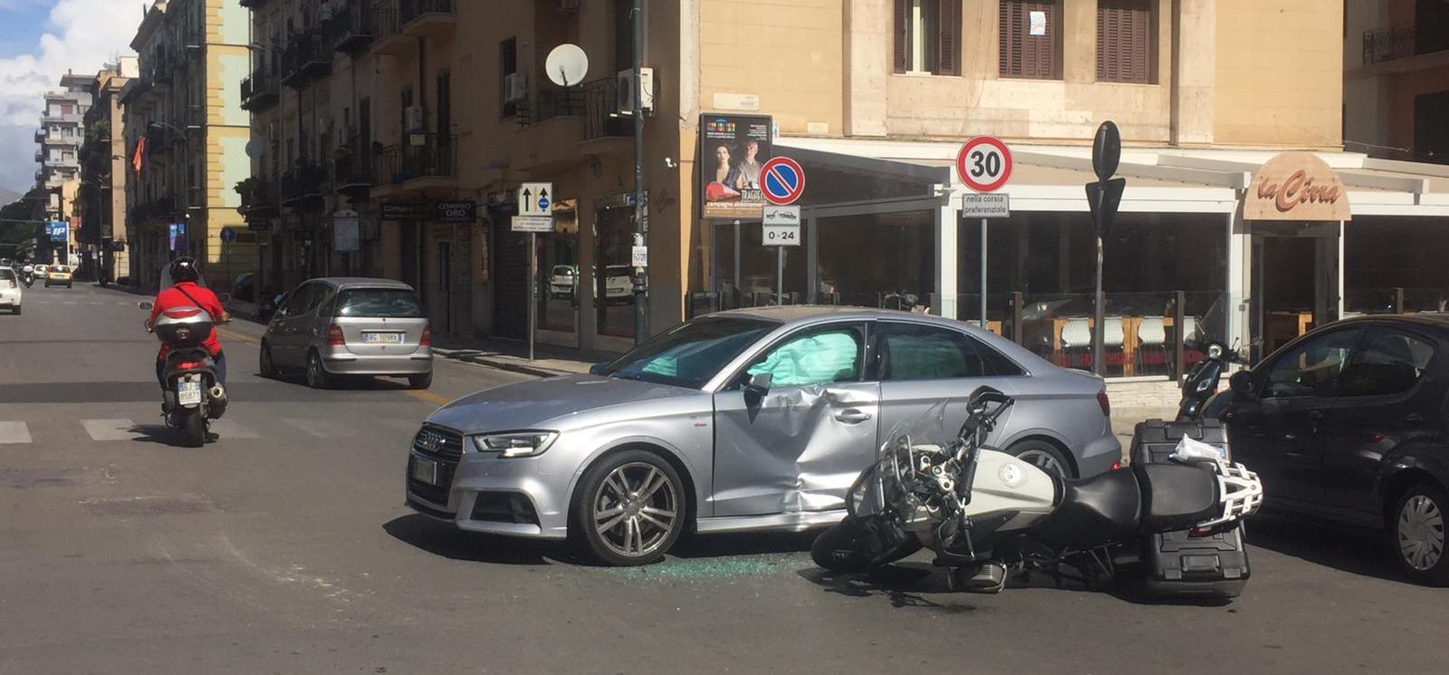 Incidente Stradale In Via Isidoro Carini, A Scontrarsi Una Moto Ed Un ...