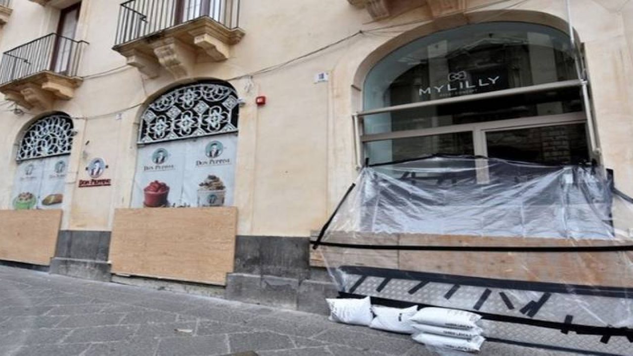 maltempo a catania la citta si barrica aspettando il medicane apollo foto blogsicilia ultime notizie dalla sicilia