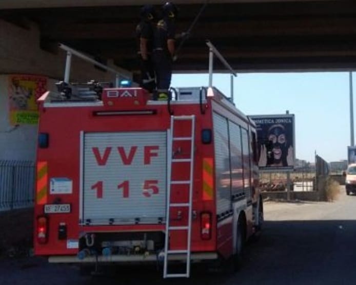 Crollano Calcinacci Dal Sottopasso Di Via Belgio Vigili Del Fuoco Al