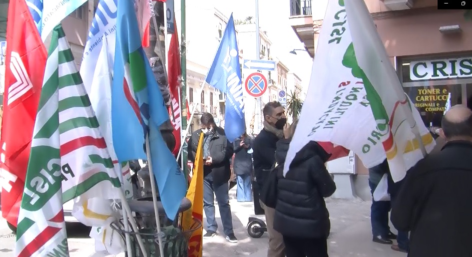 Sit-in dei sindacati per l'emergenza casa