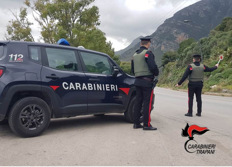 Seguito dai carabinieri con la droga in auto