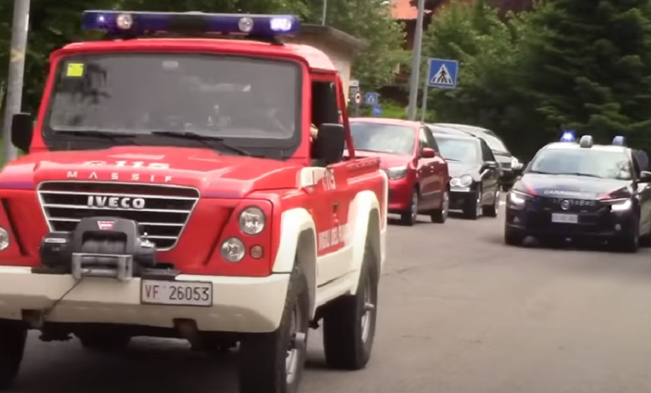 A fuoco rifiuti e casa cantoniera dell'Anas