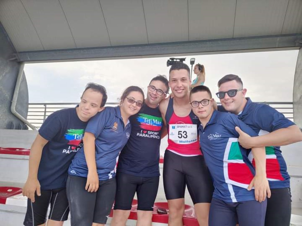 Raffaele Di Maggio e atleti del Telimar ai campionati italiani di atletica leggera agonistica Fisdir di Molfetta