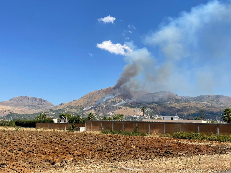 Allarme Incendi In Provincia Di Palermo, Due Grossi Roghi A Borgetto E ...