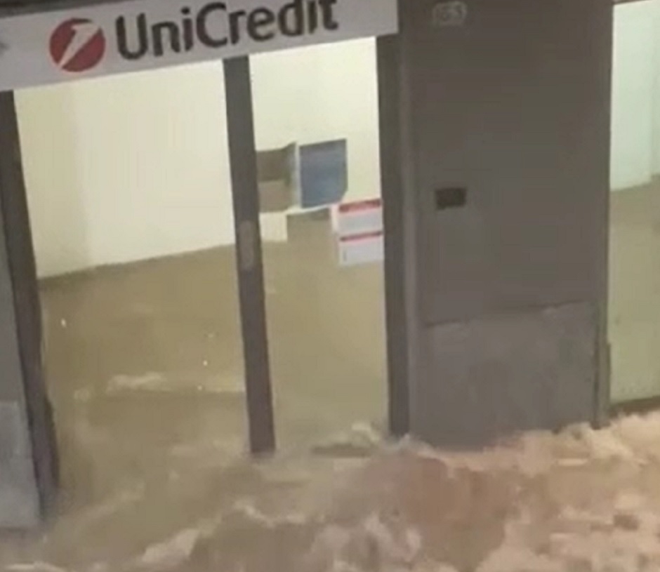 Strade Sommerse Dal Fango, La Conta Dei Danni Dopo Il Maltempo ...