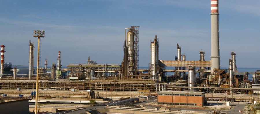 La raffineria Isab Lukoil di Priolo