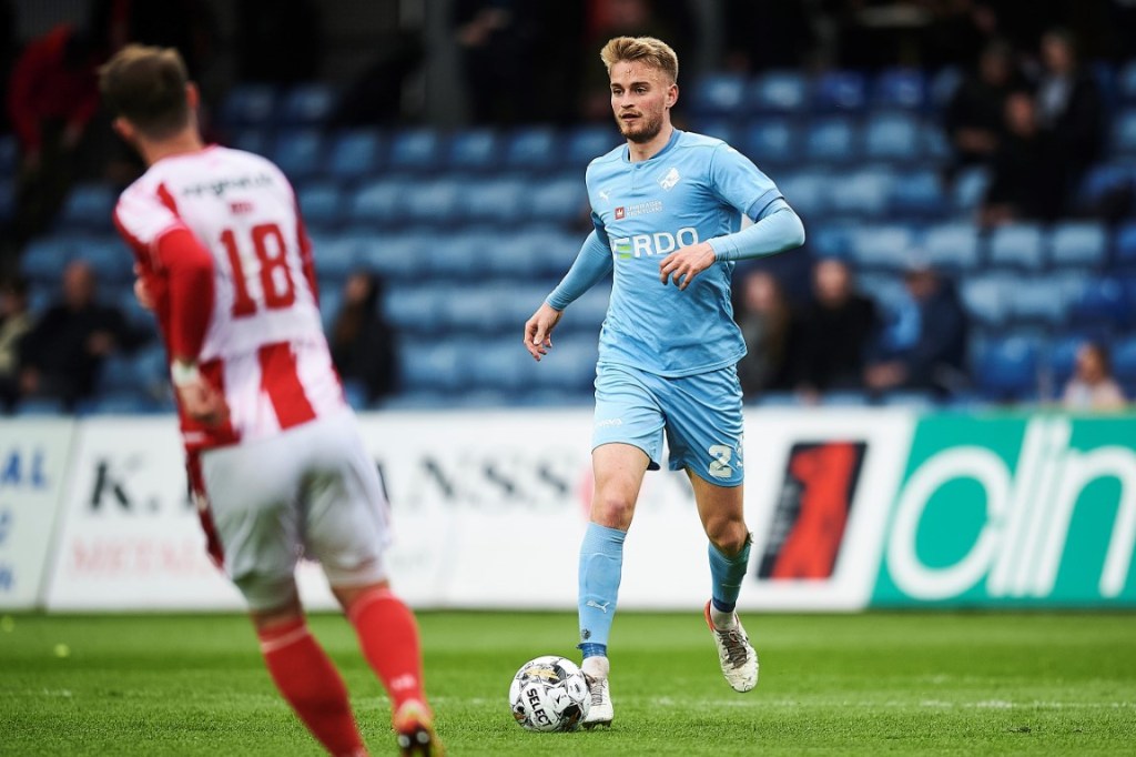 Simon Graves Jensen con la maglia del Randers, sarebbe vicinissimo al Palermo