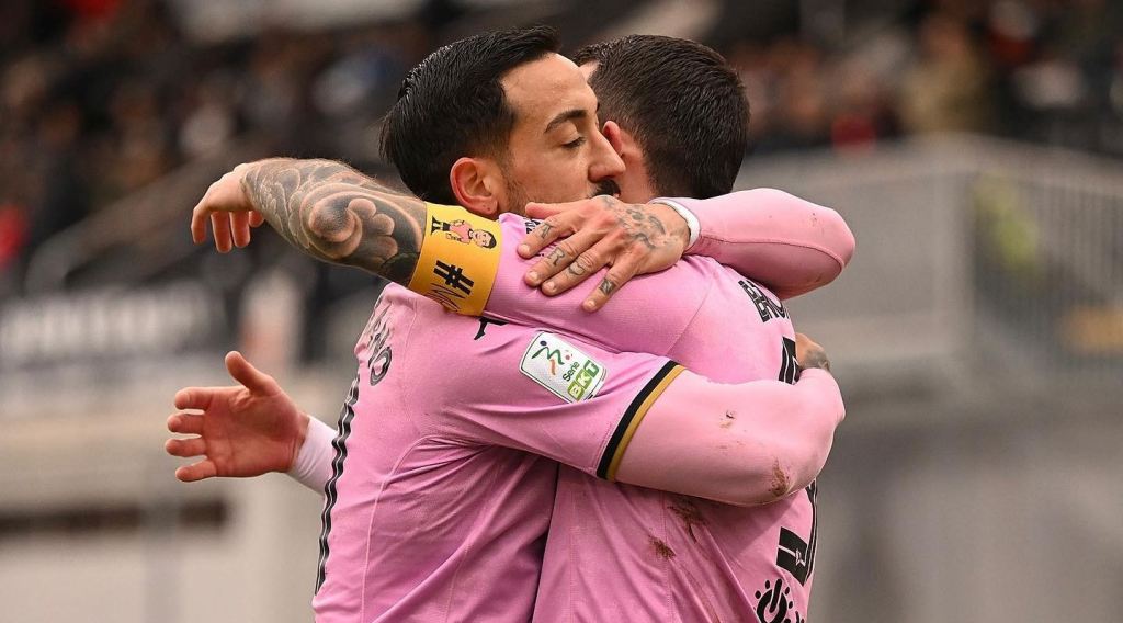 Di Mariano e Brunori festeggiano il vantaggio del Palermo ad Ascoli