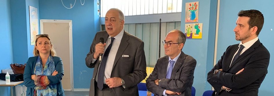 Assemblea promossa dopo lo scandalo emerso della preside della scuola Zen, confronto con famiglie e amministrazione comunale