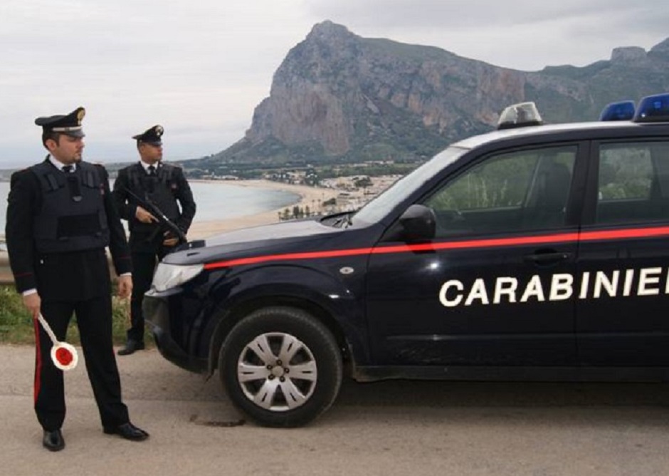 Scoppia una rissa in un locale del lungomare di San Vito Lo Capo, botte da orbi con l’utilizzo anche di travi di legno