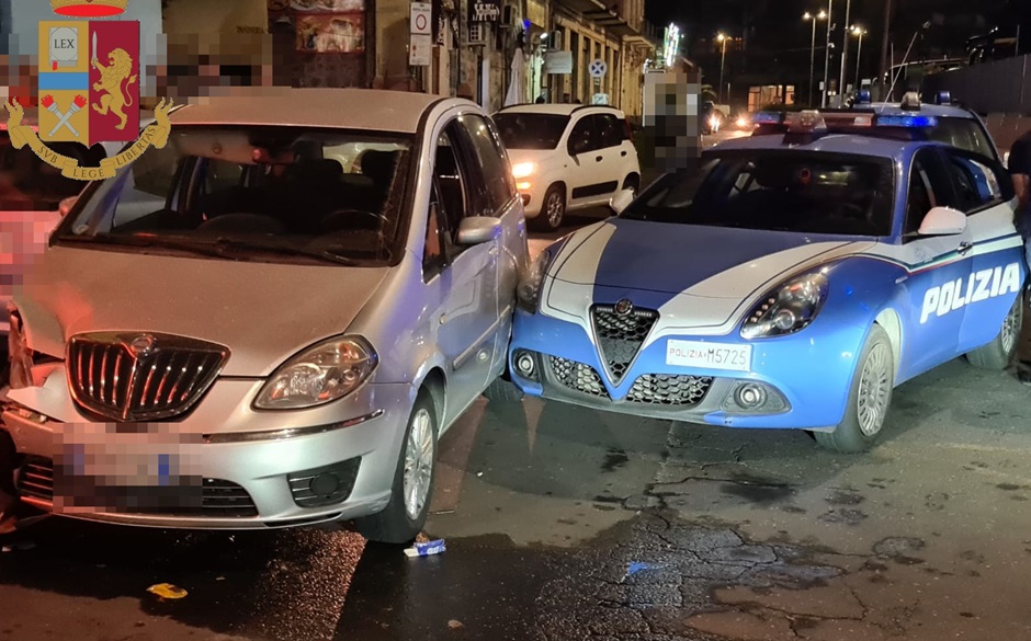 La polizia arresta due giovani incensurati, non si erano fermati alt e hanno pure procurato un incidente con feriti