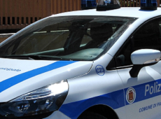 Si spoglia in via Trieste davanti a tre ragazzine, un uomo bloccato dalla polizia giudiziaria