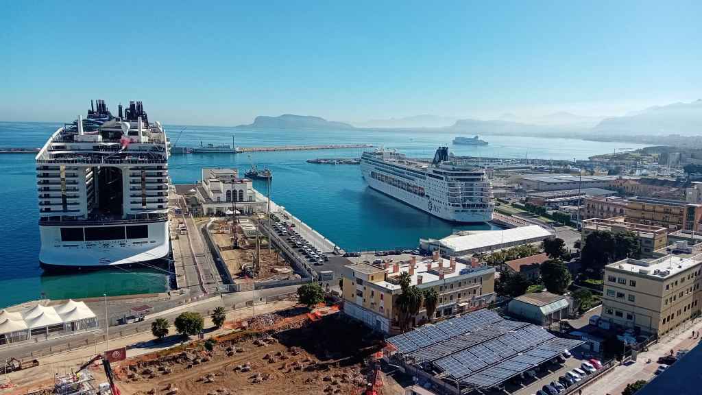 Water, porto di Palermo visto dall'alto. Foto di Pietro Minardi