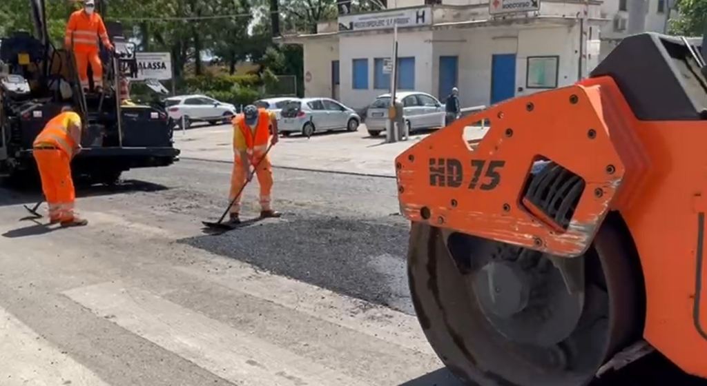 Lavori manto stradale buche corso Calatafimi, Palermo