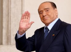 Un anno senza Silvio Berlusconi, il ricordo dei figli, “il tuo amore vivrà sempre dentro di noi”