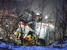 Autobus precipita in un lago in Norvegia, 58 persone coinvolte